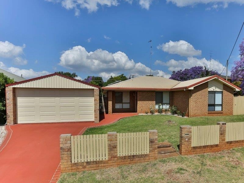 90 McDougall  St, Wilsonton QLD 4350