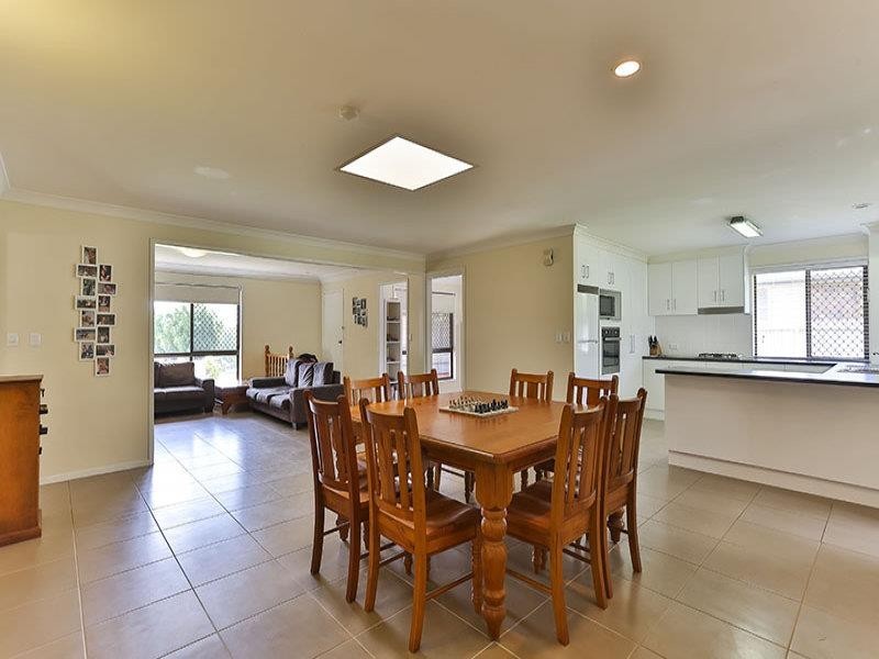 90 McDougall  St, Wilsonton QLD 4350