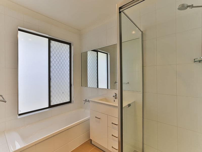 90 McDougall  St, Wilsonton QLD 4350