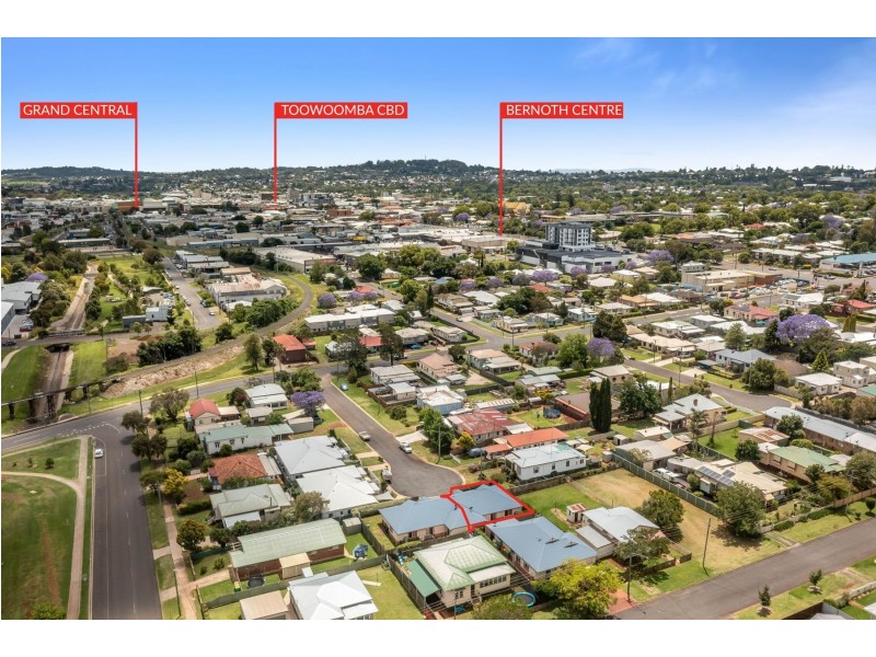 1/10 Roberts Street, South Toowoomba QLD 4350