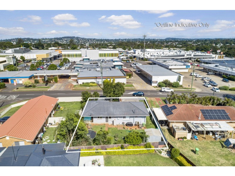 33 Richmond Drive, Wilsonton QLD 4350