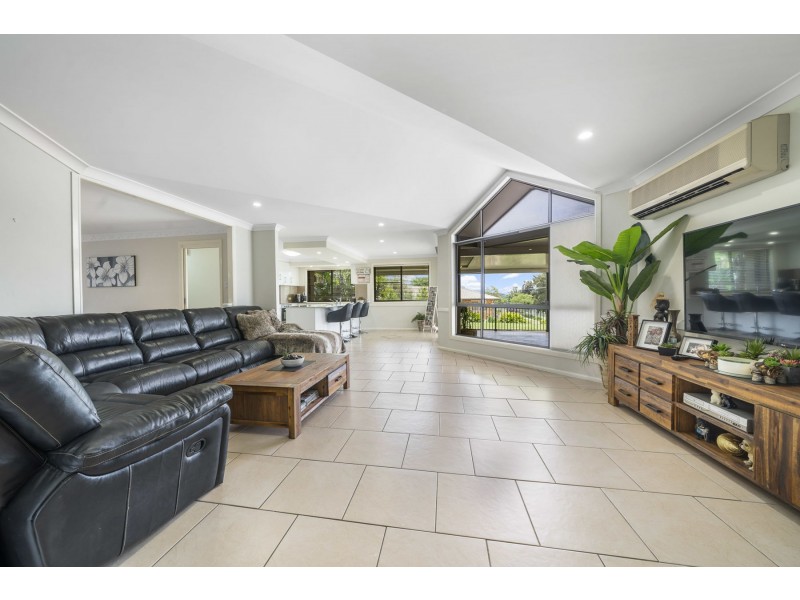 4 Roser Court, Withcott QLD 4352