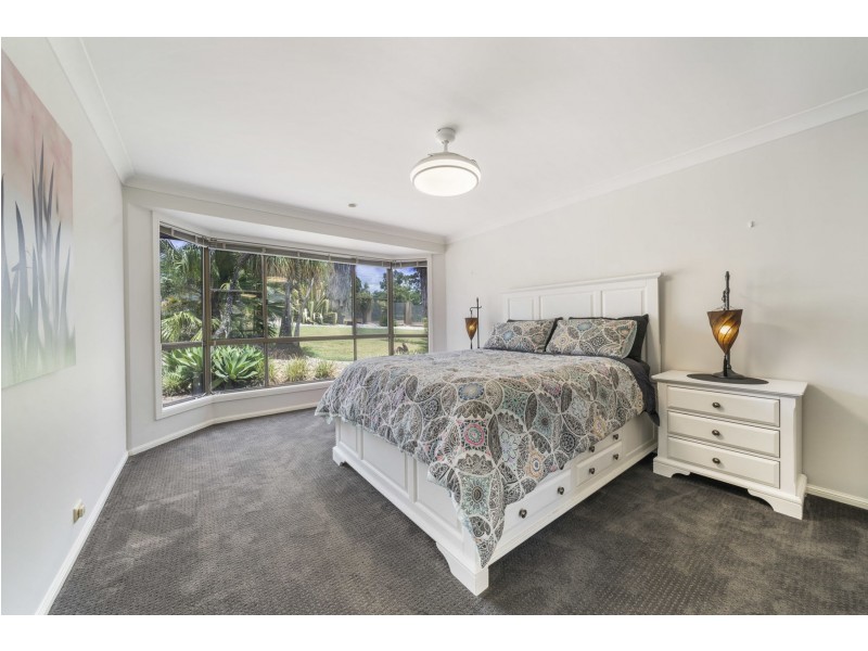 4 Roser Court, Withcott QLD 4352