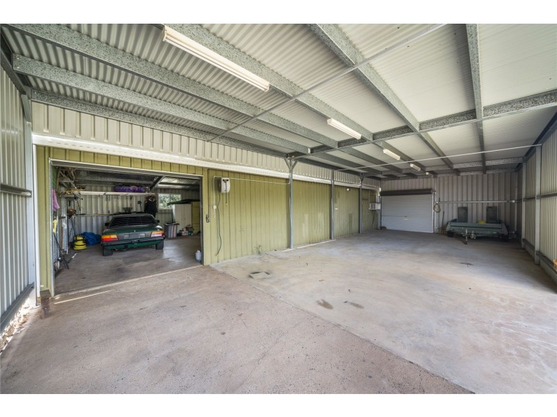 4 Roser Court, Withcott QLD 4352