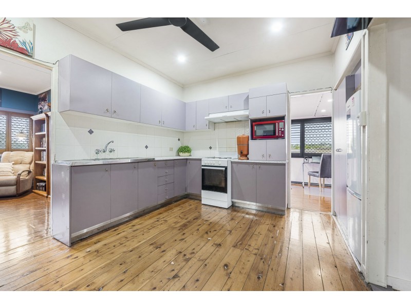 2 Sheehan Street, South Toowoomba QLD 4350