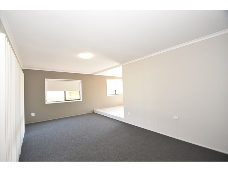 824 Ruthven Street, Kearneys Spring QLD 4350