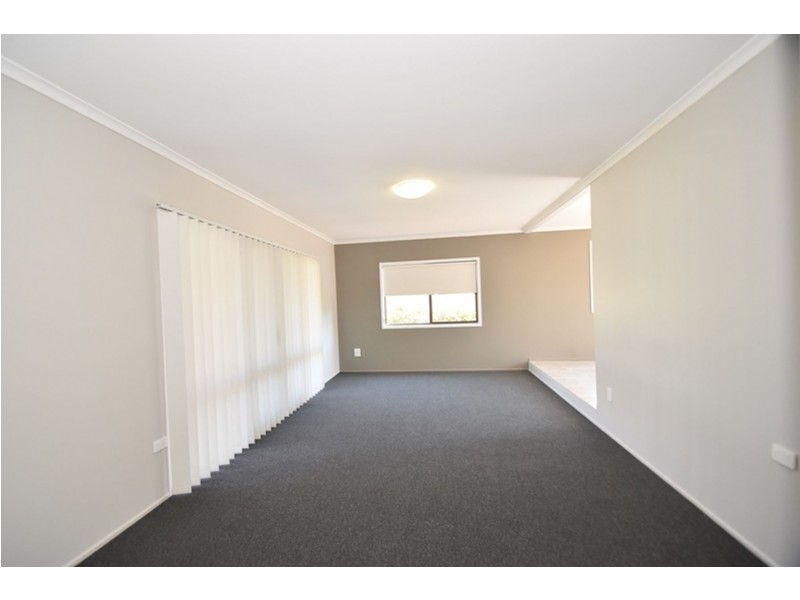 824 Ruthven Street, Kearneys Spring QLD 4350