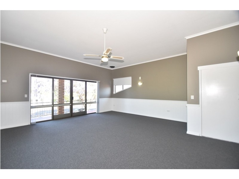 824 Ruthven Street, Kearneys Spring QLD 4350