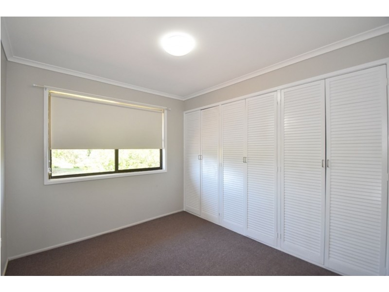 824 Ruthven Street, Kearneys Spring QLD 4350