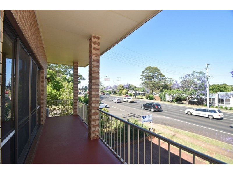824 Ruthven Street, Kearneys Spring QLD 4350