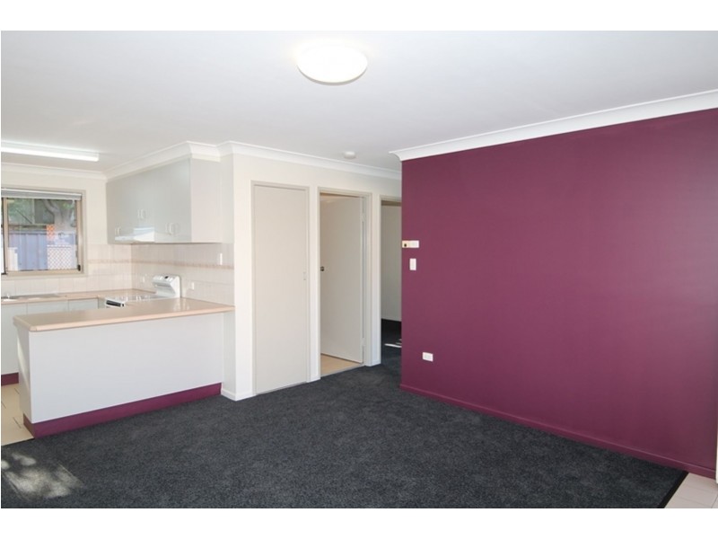 2/226 Herries Street, Newtown QLD 4350