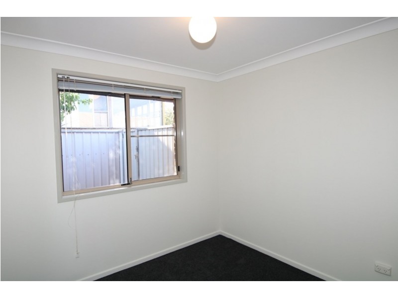 2/226 Herries Street, Newtown QLD 4350