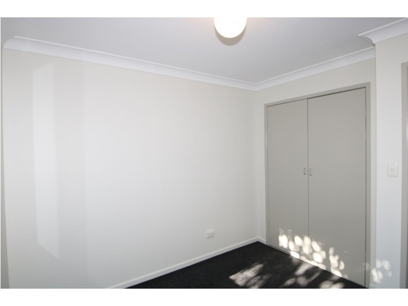 2/226 Herries Street, Newtown QLD 4350