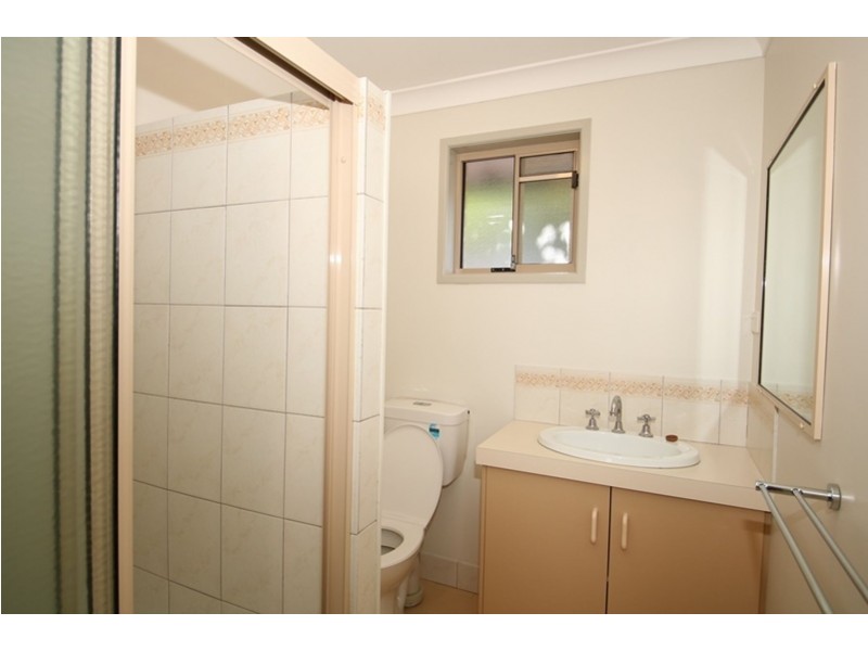 2/226 Herries Street, Newtown QLD 4350
