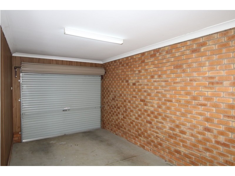 2/226 Herries Street, Newtown QLD 4350