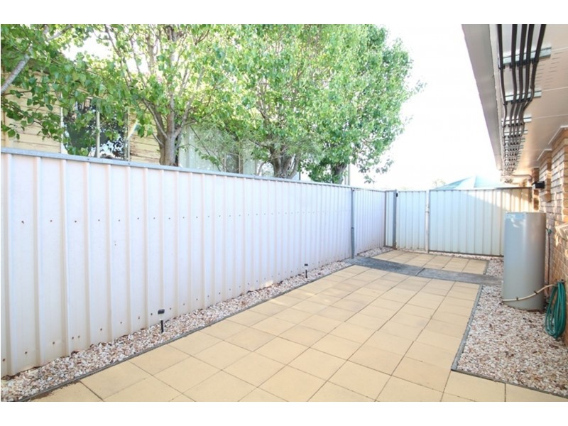 2/226 Herries Street, Newtown QLD 4350