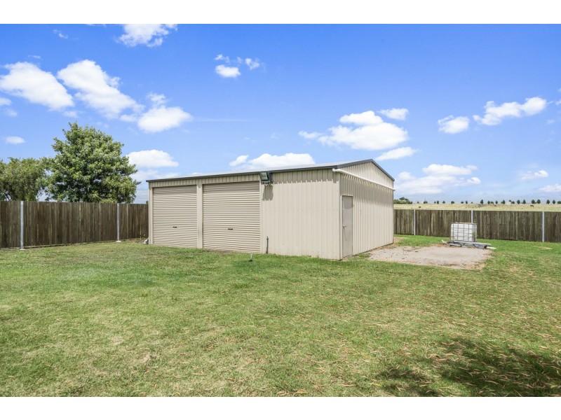 12 Sinclair Street, Wyreema QLD 4352
