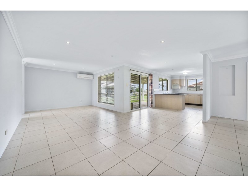 12 Sinclair Street, Wyreema QLD 4352