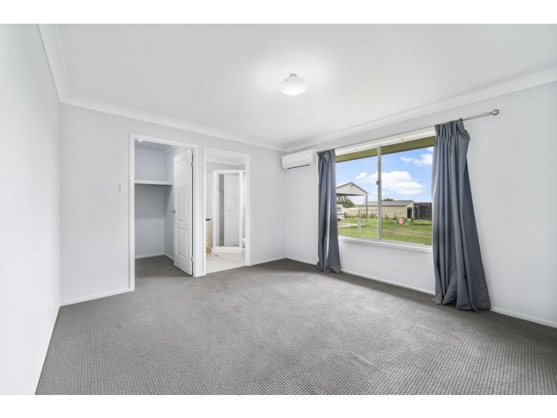 12 Sinclair Street, Wyreema QLD 4352