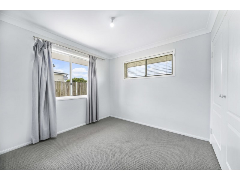 12 Sinclair Street, Wyreema QLD 4352