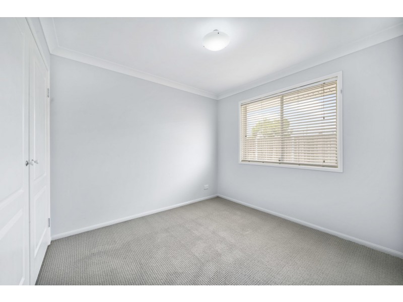 12 Sinclair Street, Wyreema QLD 4352