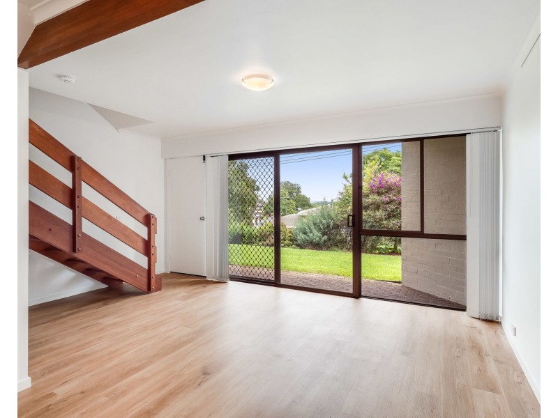 3/2 Benjamin Street, Mount Lofty QLD 4350