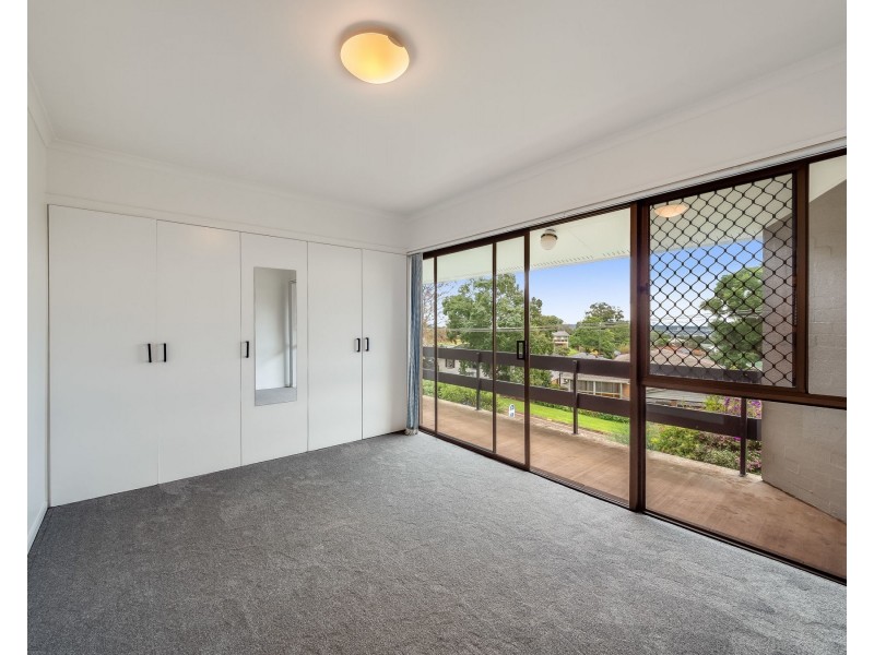 3/2 Benjamin Street, Mount Lofty QLD 4350