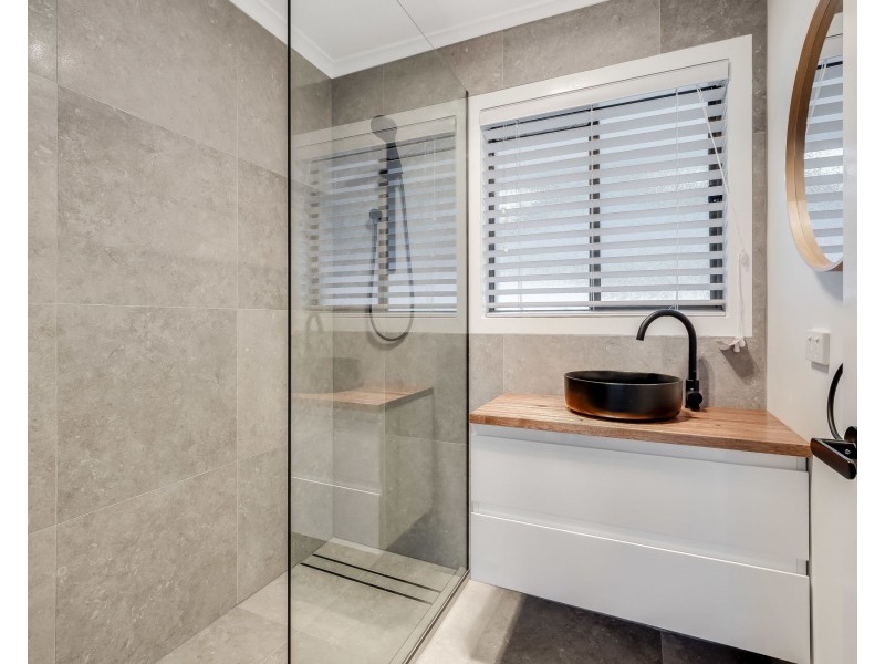 3/2 Benjamin Street, Mount Lofty QLD 4350