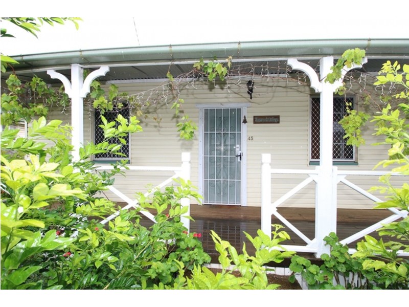 45 West Street, Newtown QLD 4350