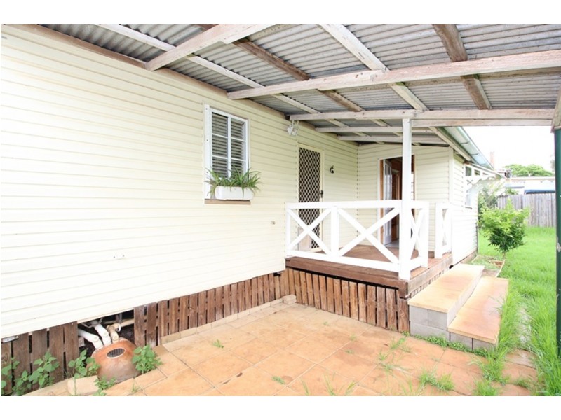 45 West Street, Newtown QLD 4350