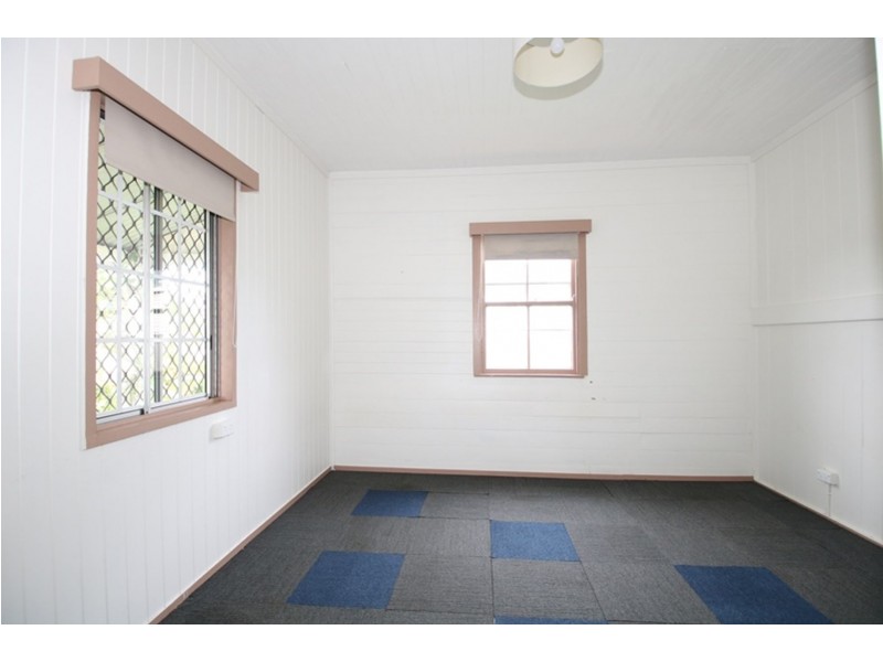 45 West Street, Newtown QLD 4350