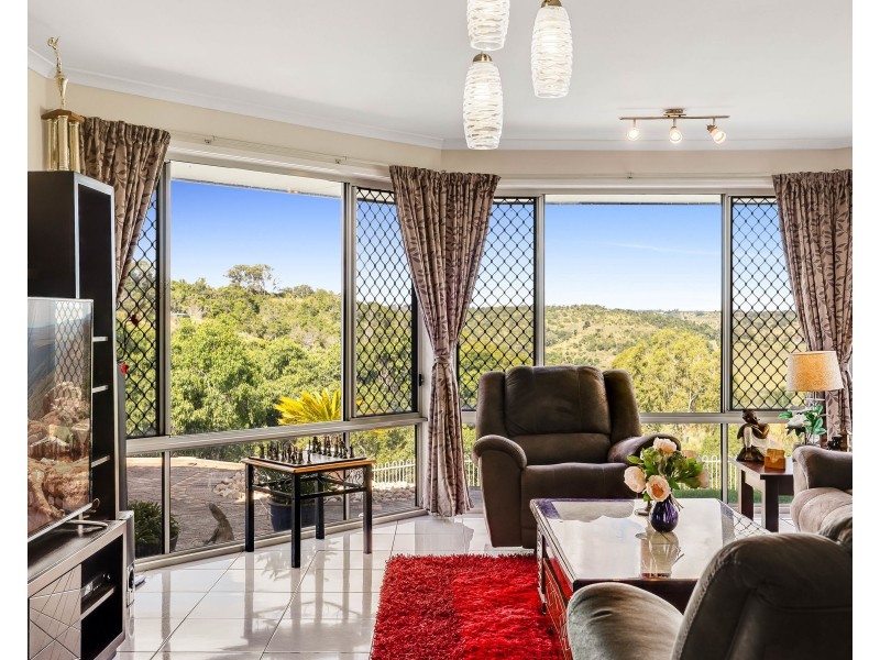 8 Nichols Drive, Glencoe QLD 4352