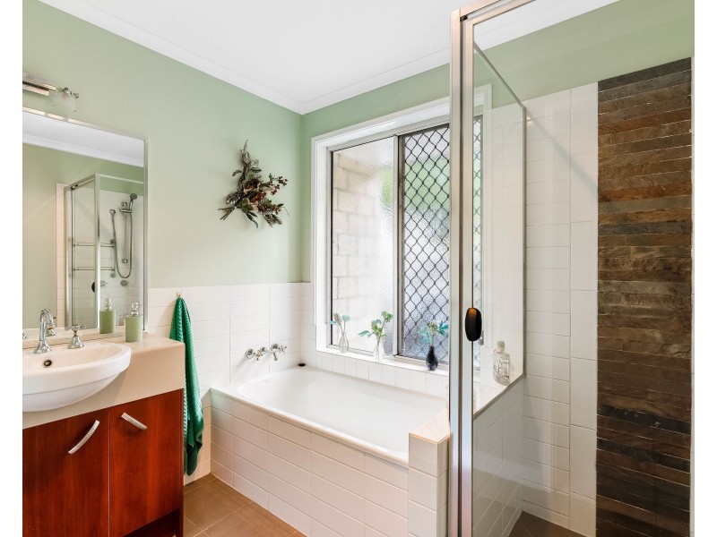 8 Nichols Drive, Glencoe QLD 4352