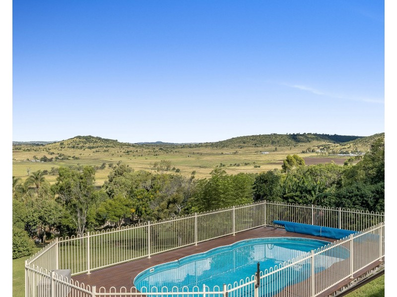 8 Nichols Drive, Glencoe QLD 4352