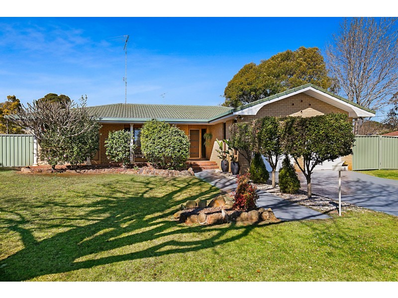 8 Jasmine Court, Centenary Heights QLD 4350