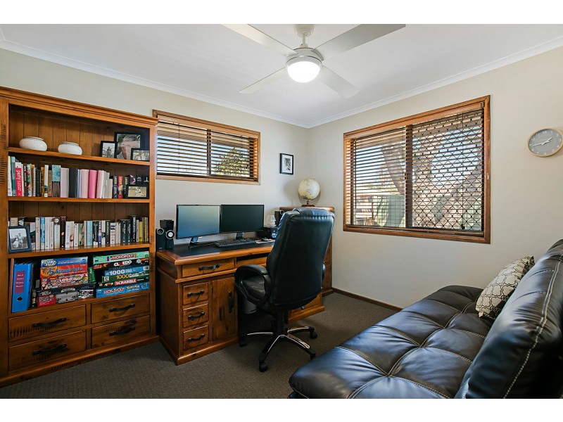 8 Jasmine Court, Centenary Heights QLD 4350
