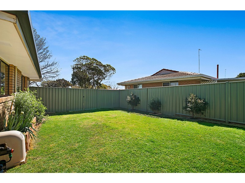 8 Jasmine Court, Centenary Heights QLD 4350