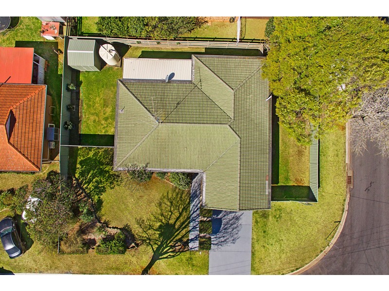 8 Jasmine Court, Centenary Heights QLD 4350
