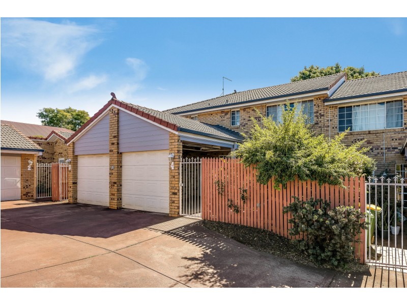 4/9 Danica Court, Kearneys Spring QLD 4350