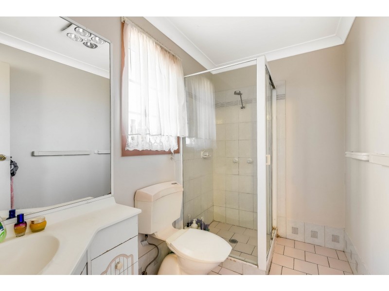 4/9 Danica Court, Kearneys Spring QLD 4350
