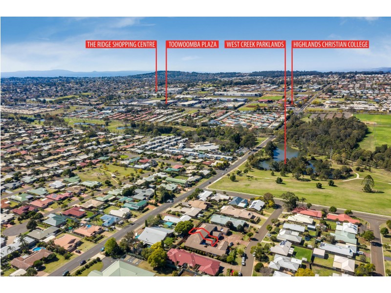 4/9 Danica Court, Kearneys Spring QLD 4350