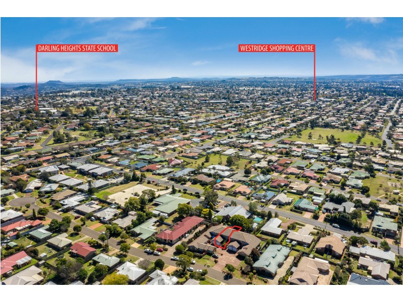 4/9 Danica Court, Kearneys Spring QLD 4350