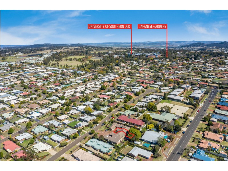 4/9 Danica Court, Kearneys Spring QLD 4350