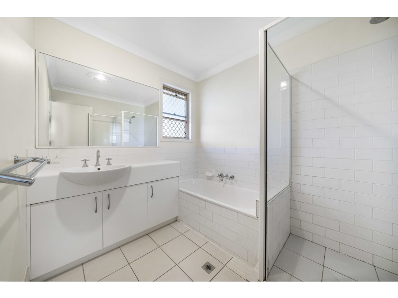 91-93 Hogg Street, Cranley QLD 4350