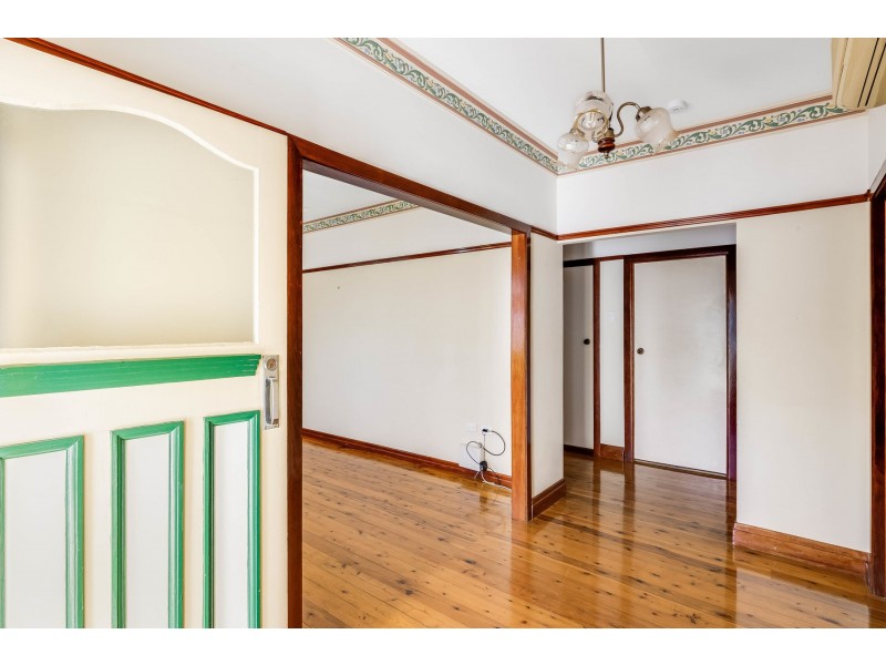 2 Parkinson Street, South Toowoomba QLD 4350