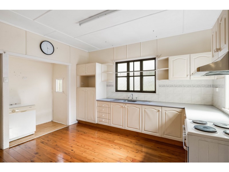 2 Parkinson Street, South Toowoomba QLD 4350