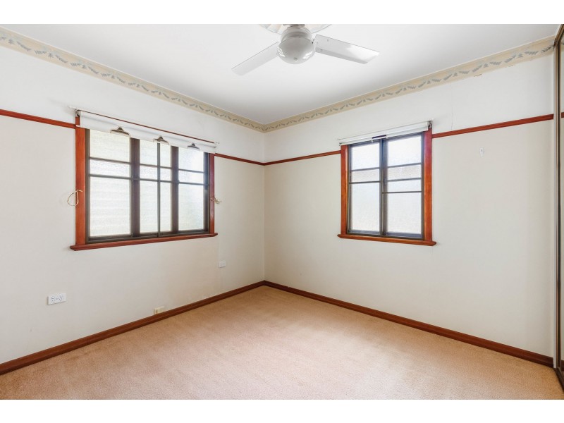 2 Parkinson Street, South Toowoomba QLD 4350