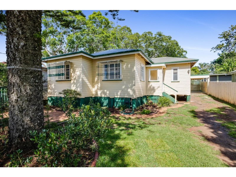 2 Parkinson Street, South Toowoomba QLD 4350