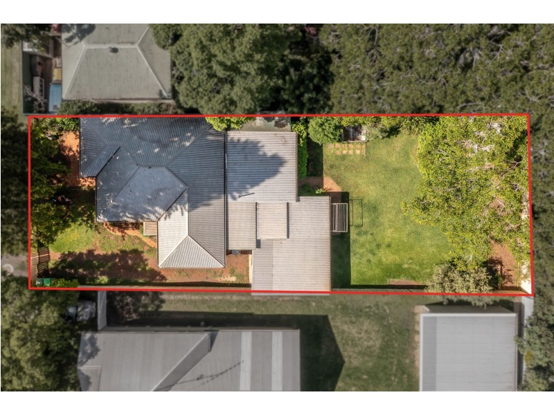 2 Parkinson Street, South Toowoomba QLD 4350