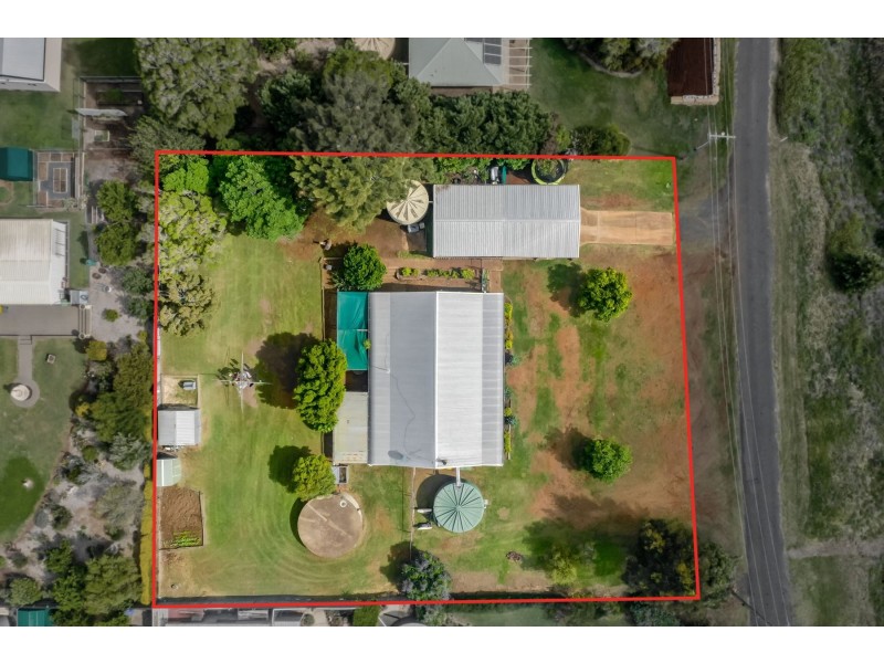 9 Junction Street, Gowrie Junction QLD 4352